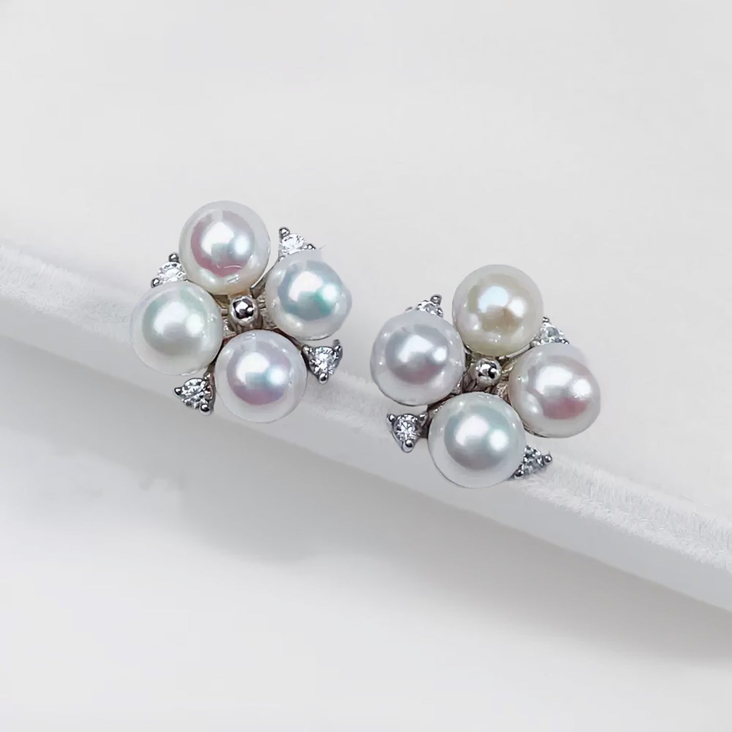Clover Pearl Cluster Stud Earrings