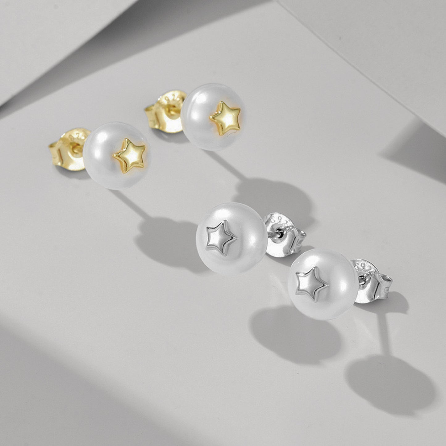 Star Kiss Pearl Stud Earrings