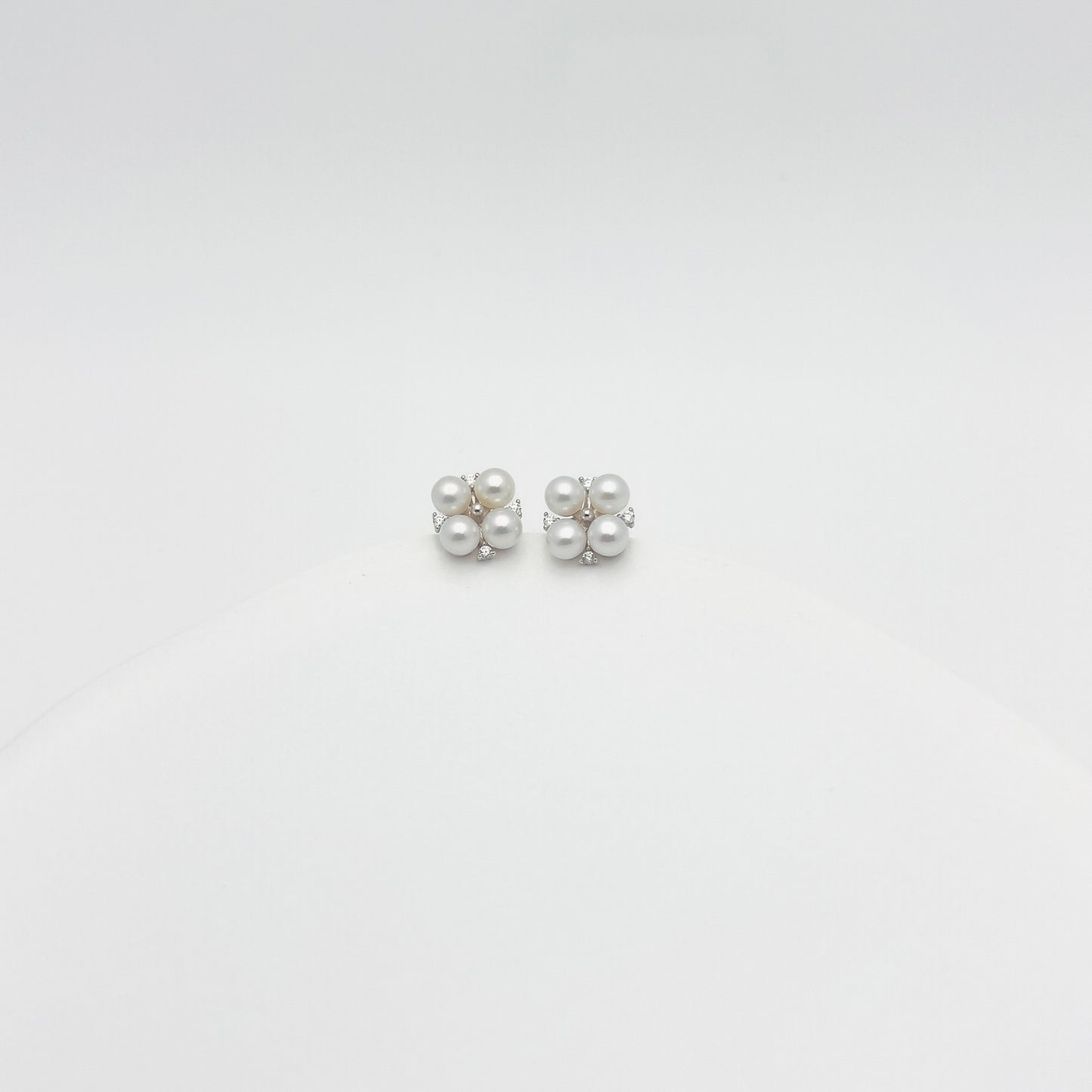 Clover Pearl Cluster Stud Earrings